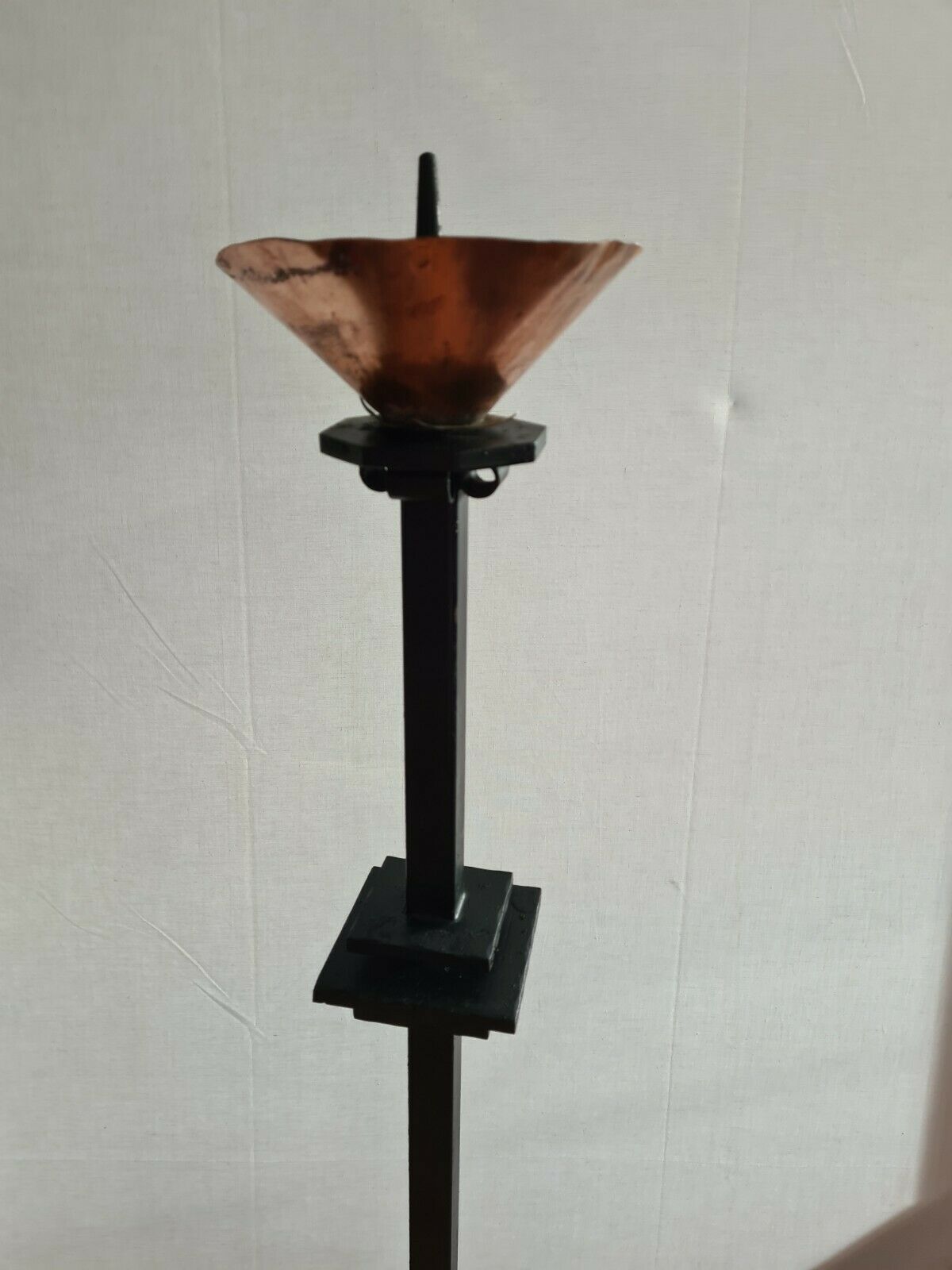 Chandeliers sur pied en fer forgé