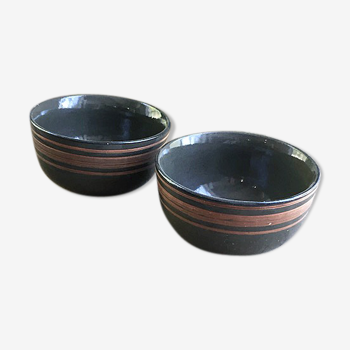 2 green earth bowls