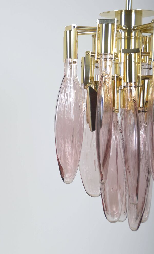 Chandelier italien en laiton avec verre de Murano en forme de goutte, années 1970.