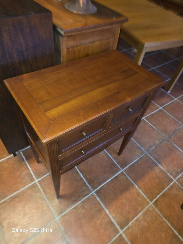 Commode style Louis XVI en merisier massif
