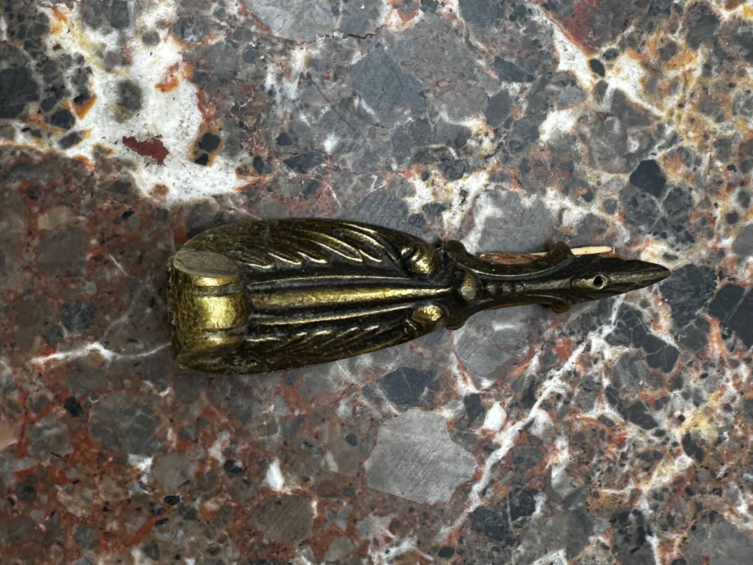 Transitional Louis XV - Louis XVI commode from the 19th century.