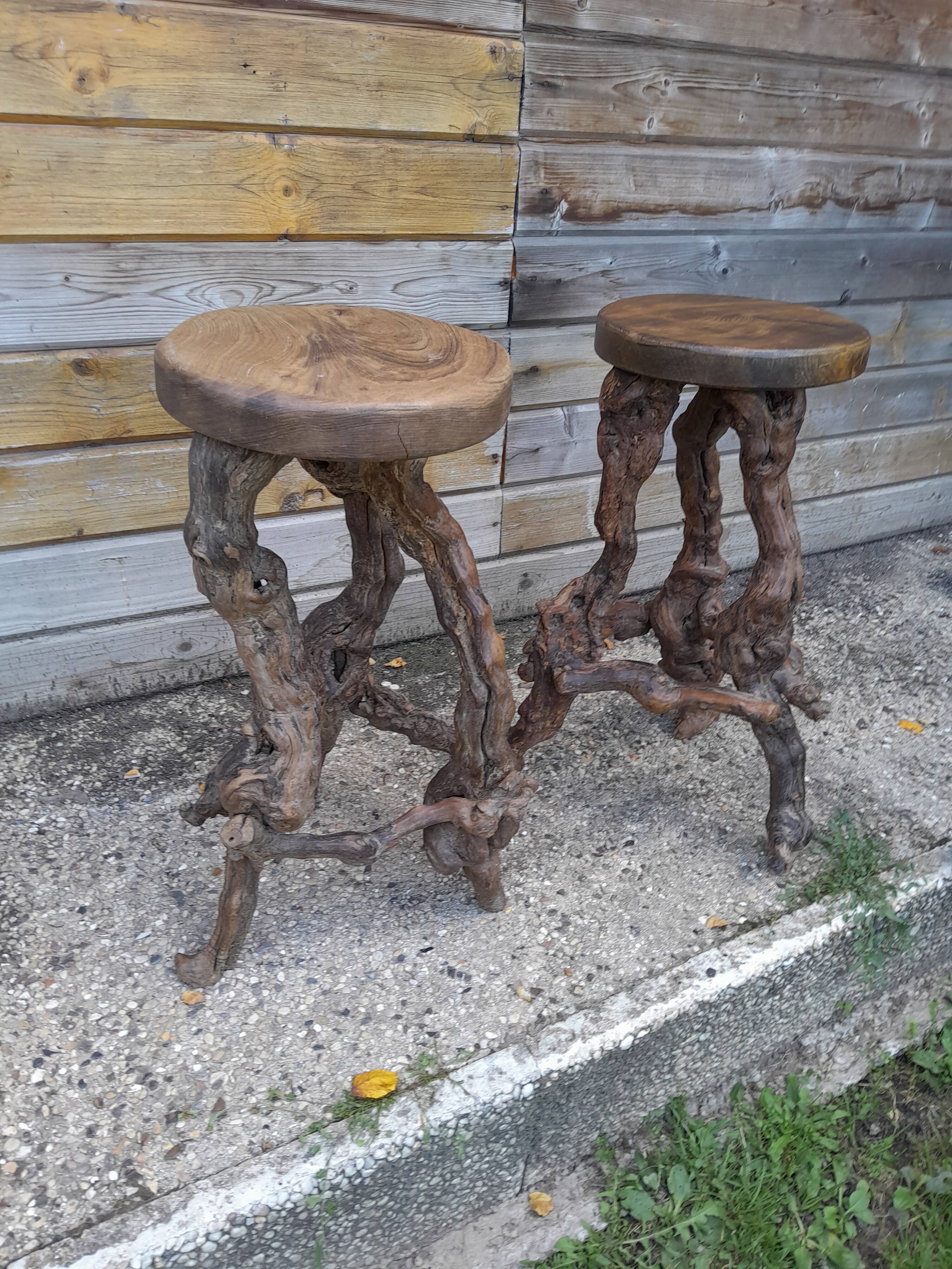 Pair of bar stools in vintage vine feet