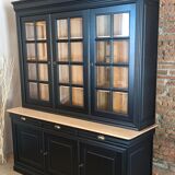 Black and wood bookcase