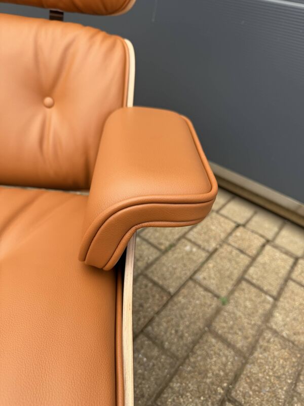 2 x Vitra Eames Lounge chair XL +Ottoman, Cognac leder & Santos Palissander