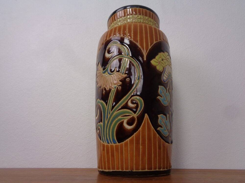 Art Nouveau pottery vase, 1920s