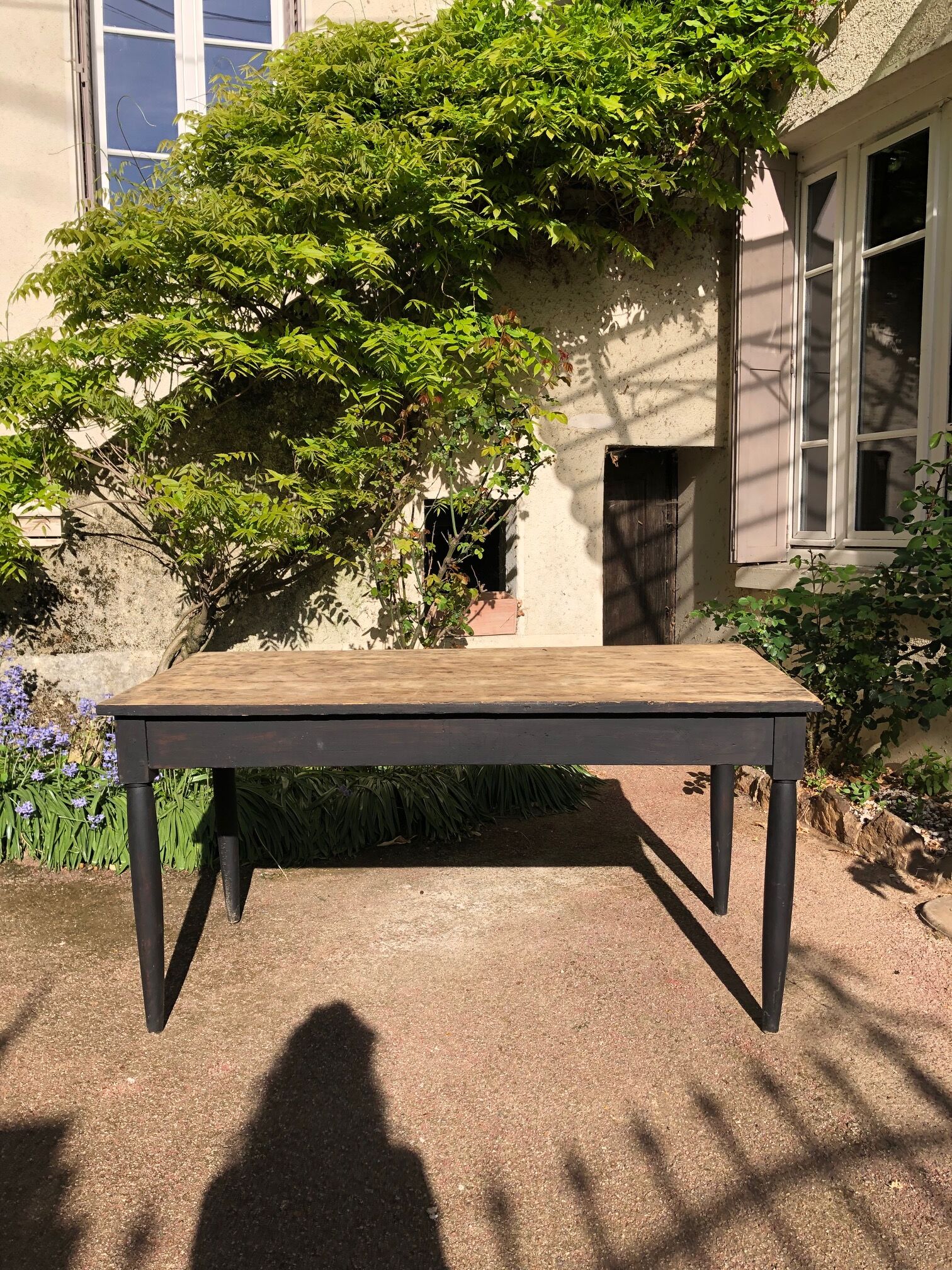 Farm table