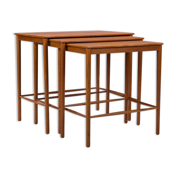 3 tables gigognes en teck du milieu du siècle par Kai Winding pour Poul Jeppesens