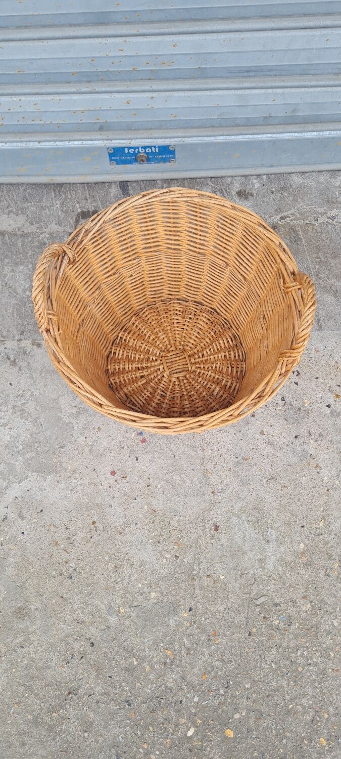 Vintage wicker basket