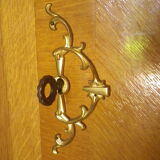 Vintage wardrobe (year 60) compass feet