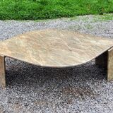 Table basse design des années 70 en marbre