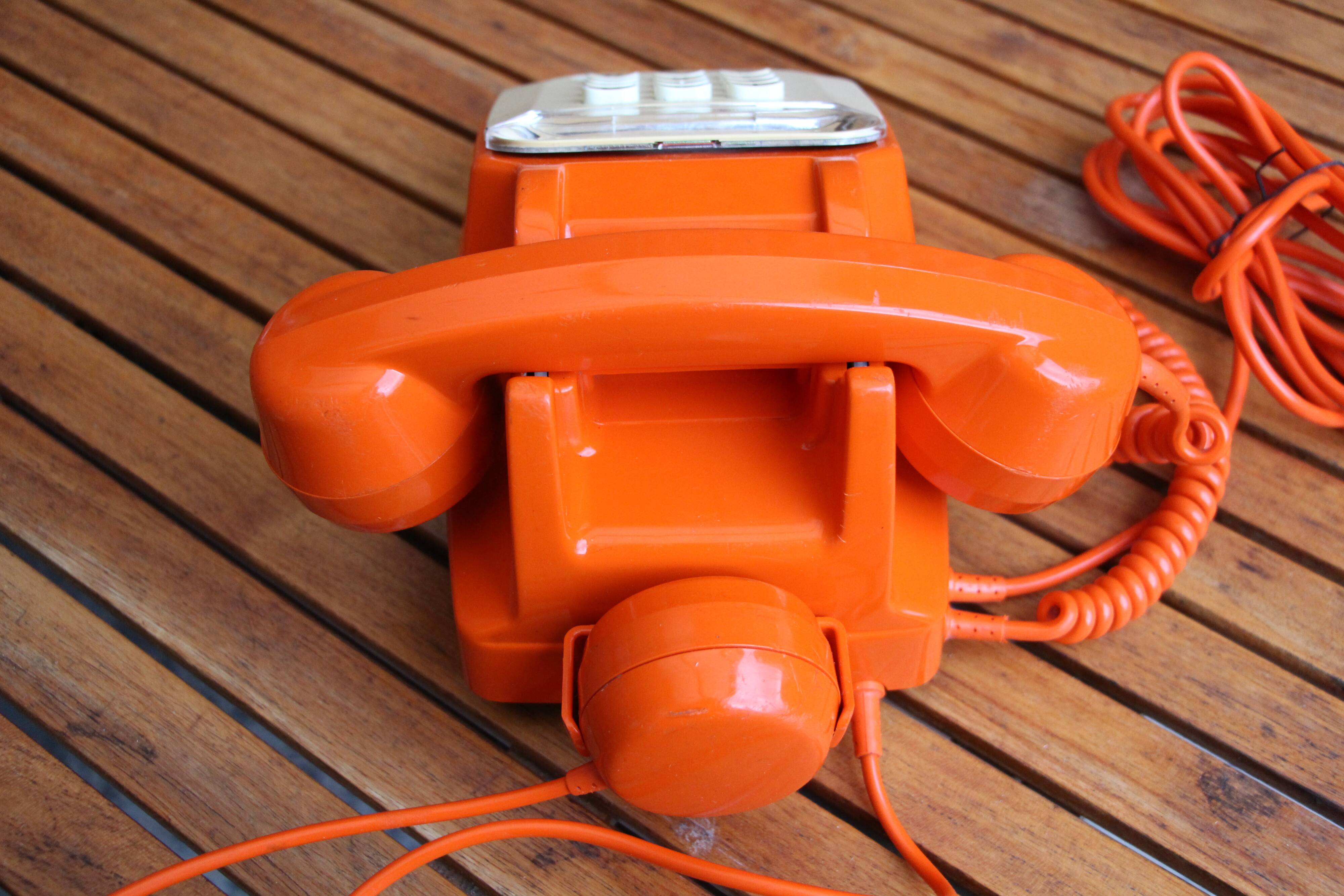 Socotel S63 orange/beige 70's phone