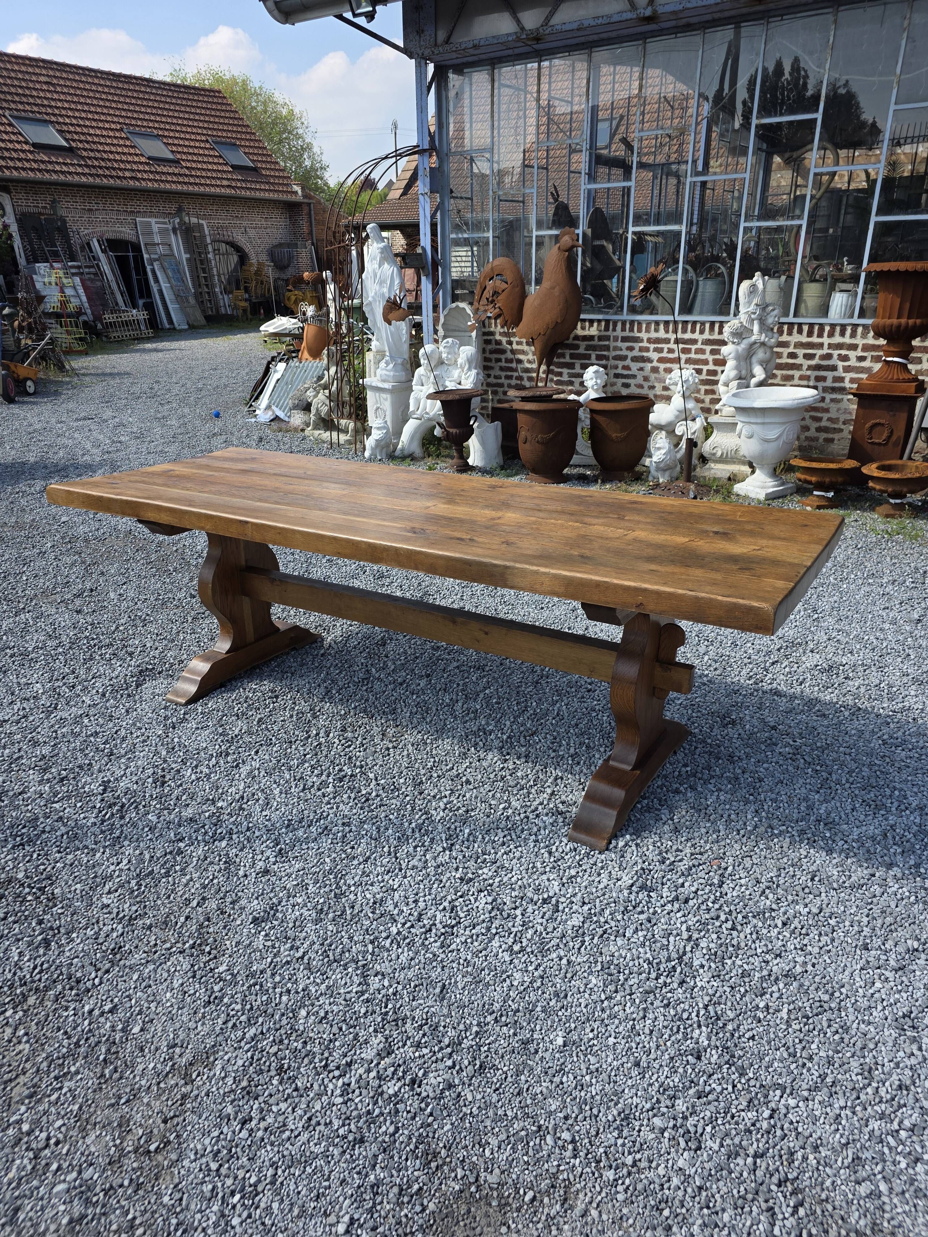 Table monastère en chêne massif,  243cm de L
