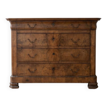Antique chest of drawers with 4 solid wood drawers from the late 19th century.