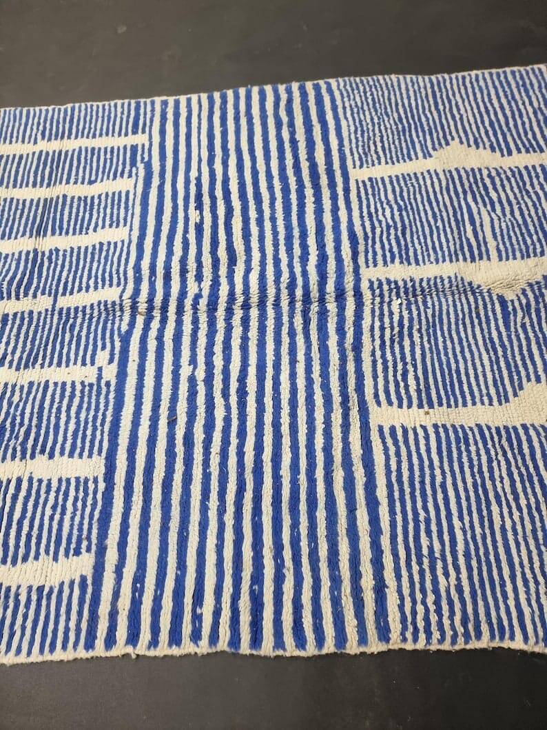 Berber rug in natural wool, blue and white, size 2/3 m.