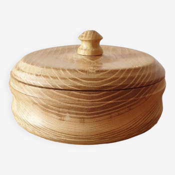 Round wooden box