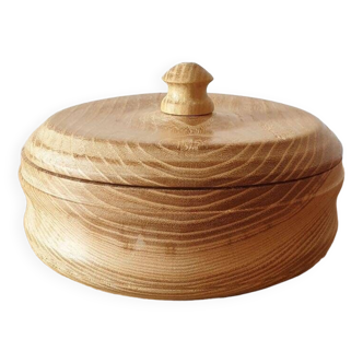 Round wooden box