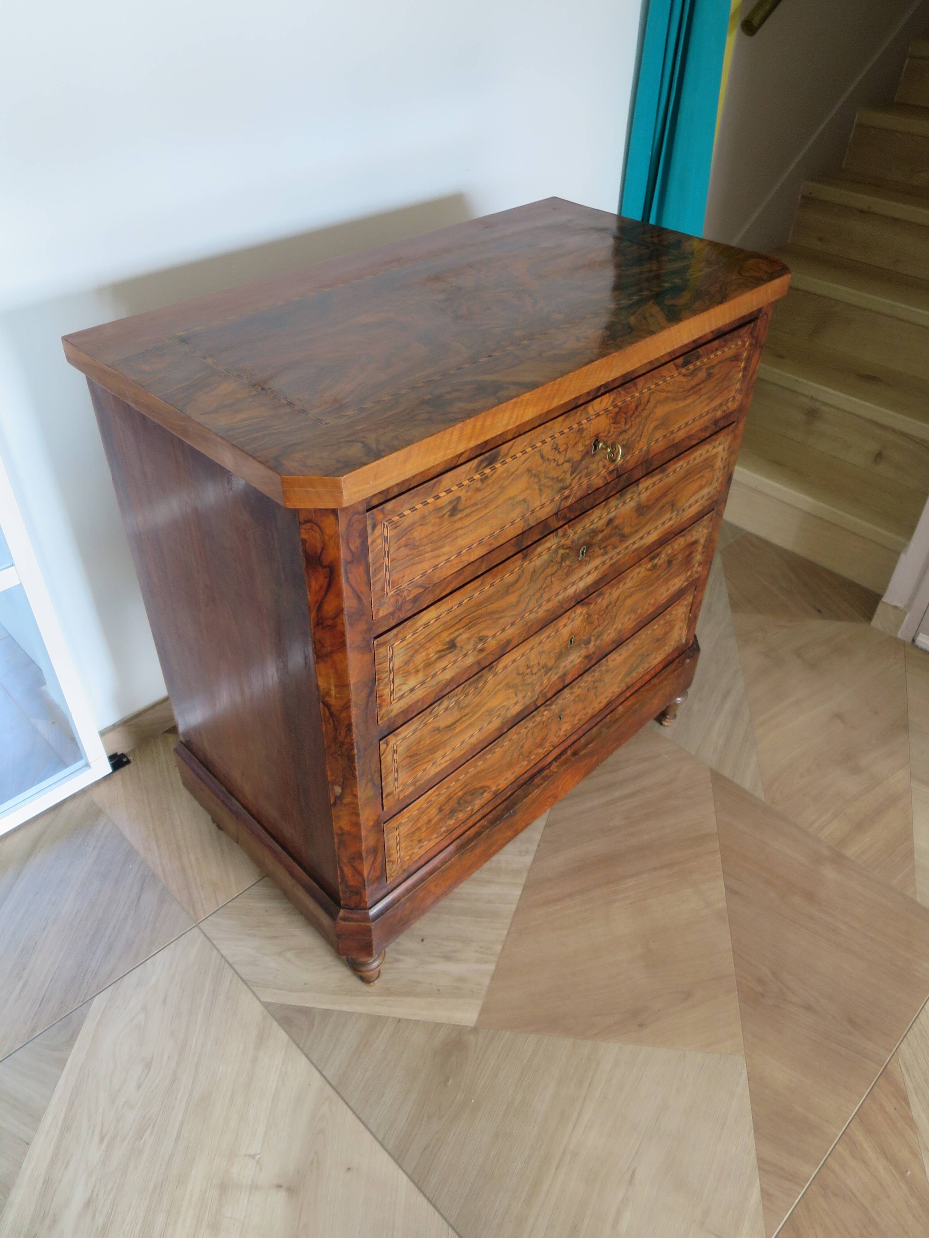 Antique oak burr chest of drawers - 4 drawers - marquetry inlay from the early 21st century