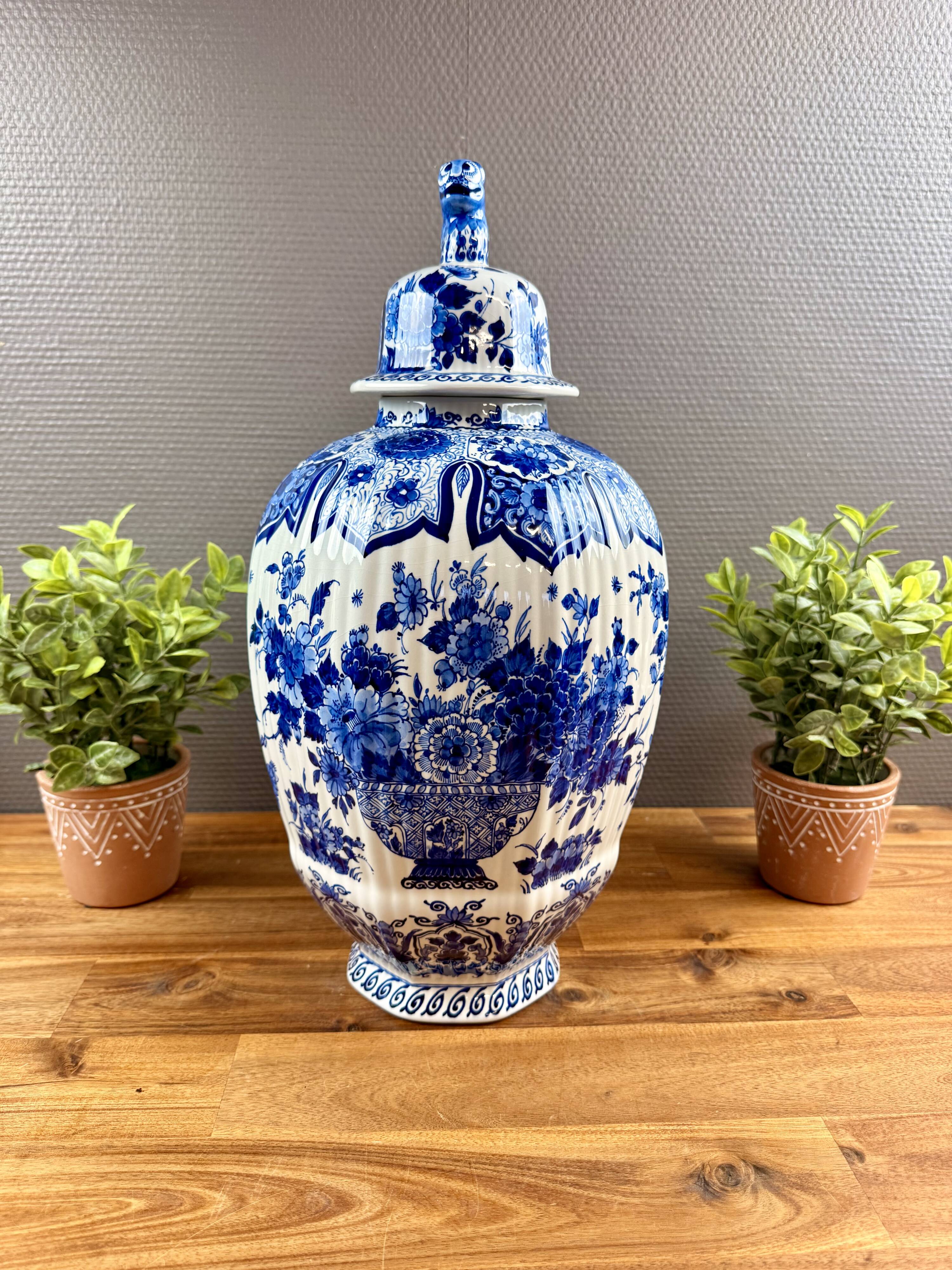 Delft potiche with lid – De Porceleyne Fles – blue decoration