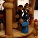Pyramide carrousel de Noël en bois avec bougies