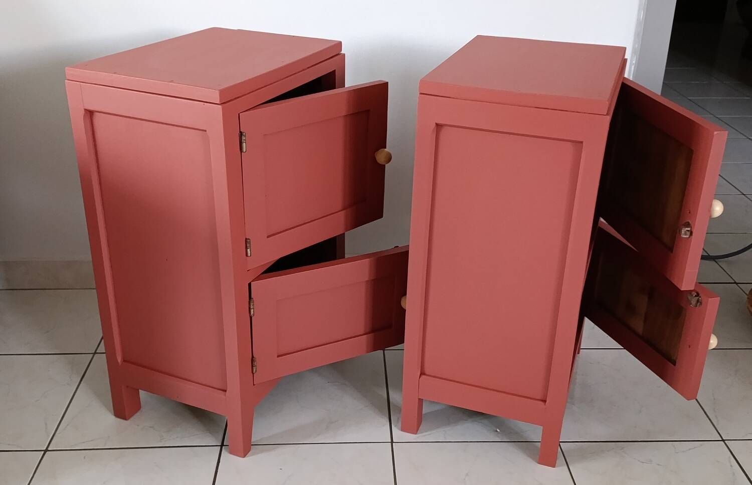 2 bedside tables René Gabriel