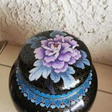 Victorian-era partitioned ginger pot
