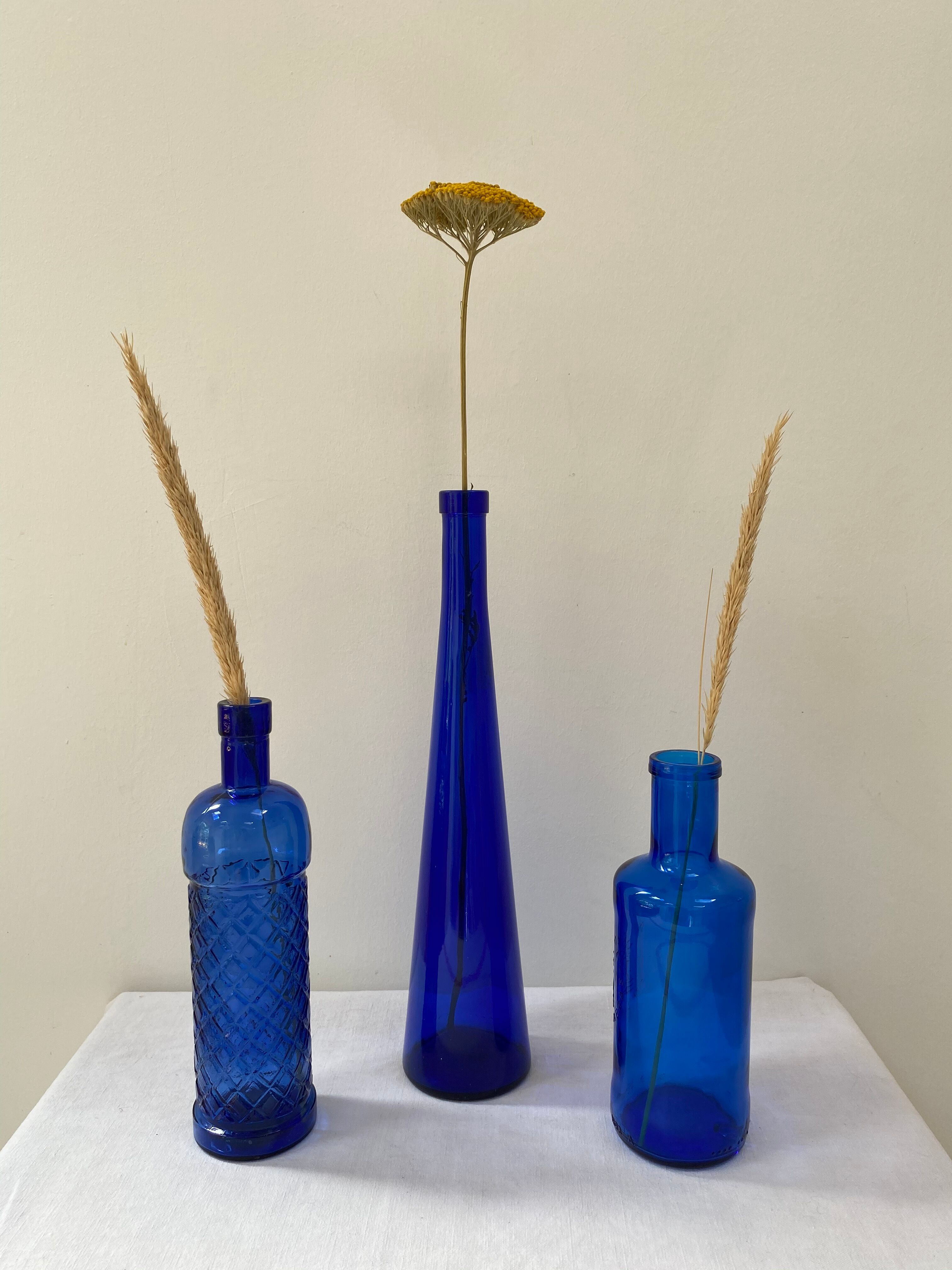Lot de 3 bouteilles en verre bleu cobalt