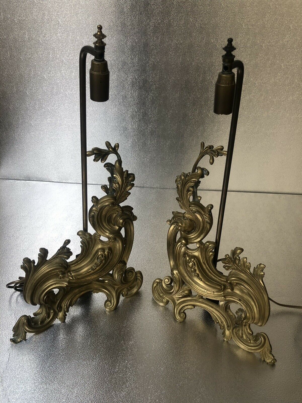 Paire lampe XlXème, devant de cheminée bronze rocaille style Louis XV