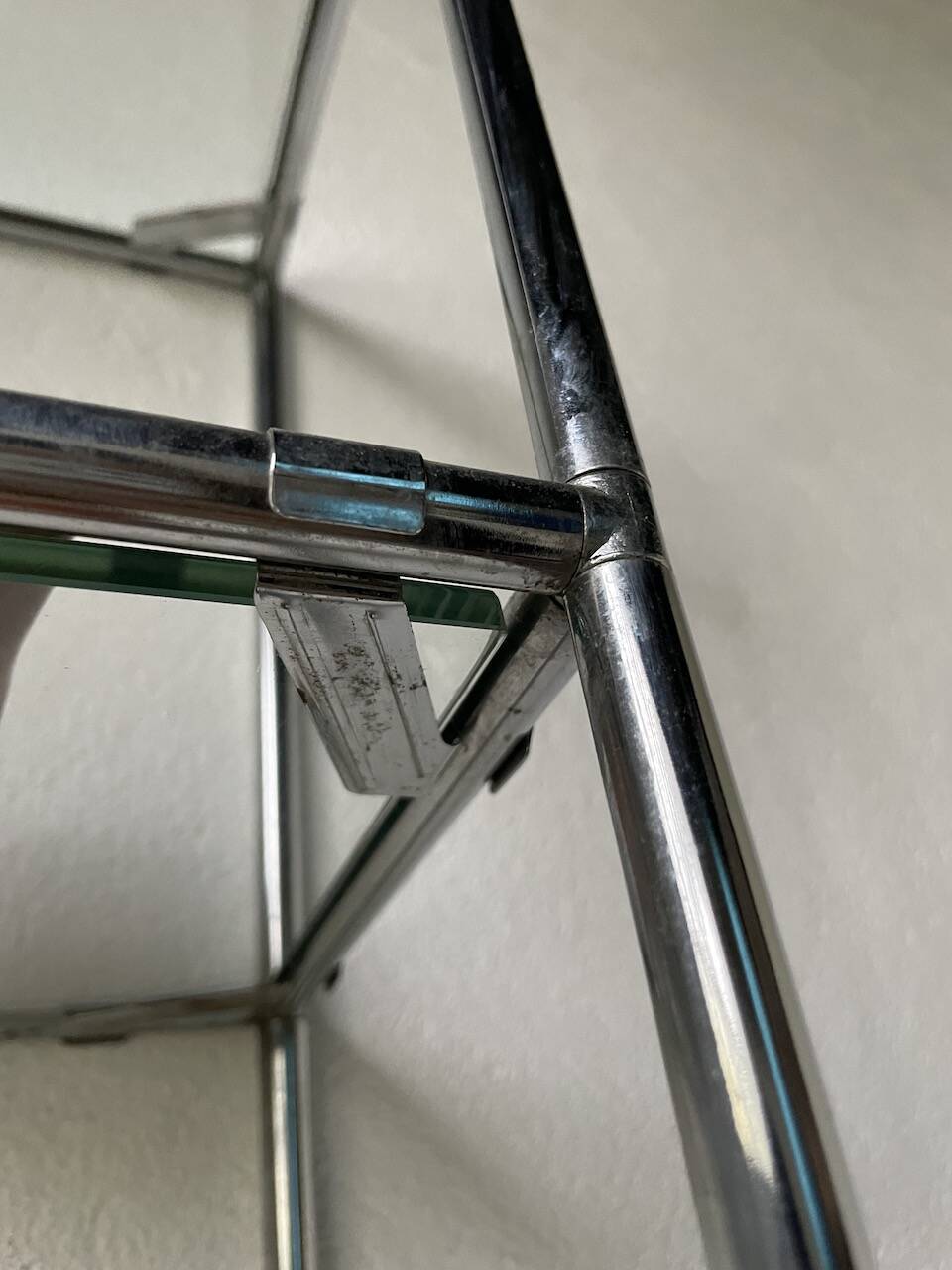 Abstracta Poul Cadovious wall shelf