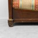 Canapé vintage 3 places en bois avec tissu rayé, années 1950, classique et élégant.