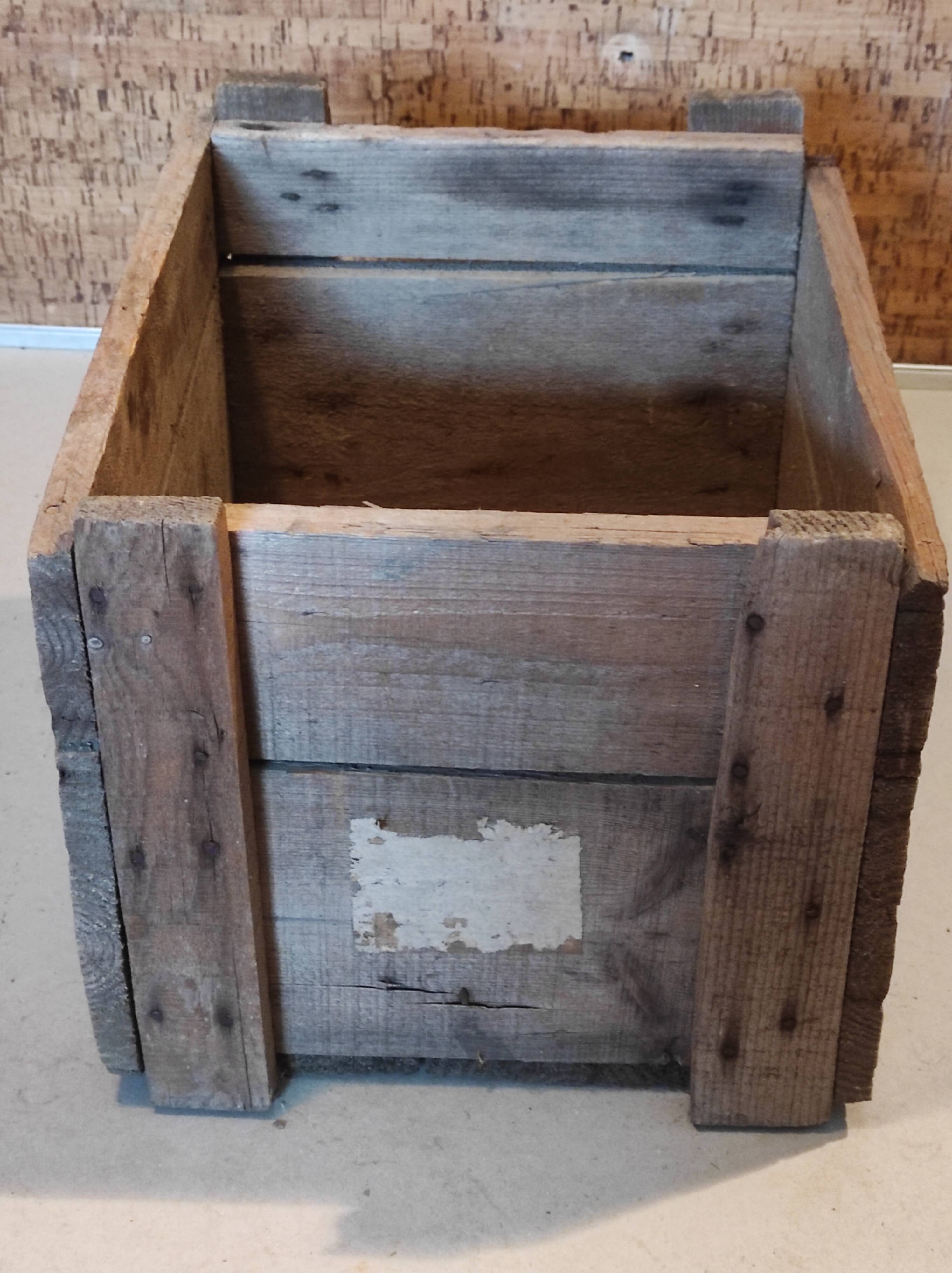 Caisse en bois massif d'atelier industriel vintage