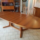 Oval table with 6 chairs