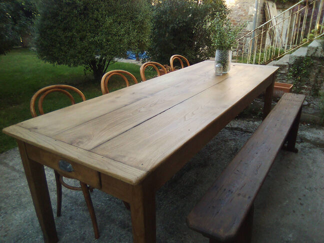 Farm table