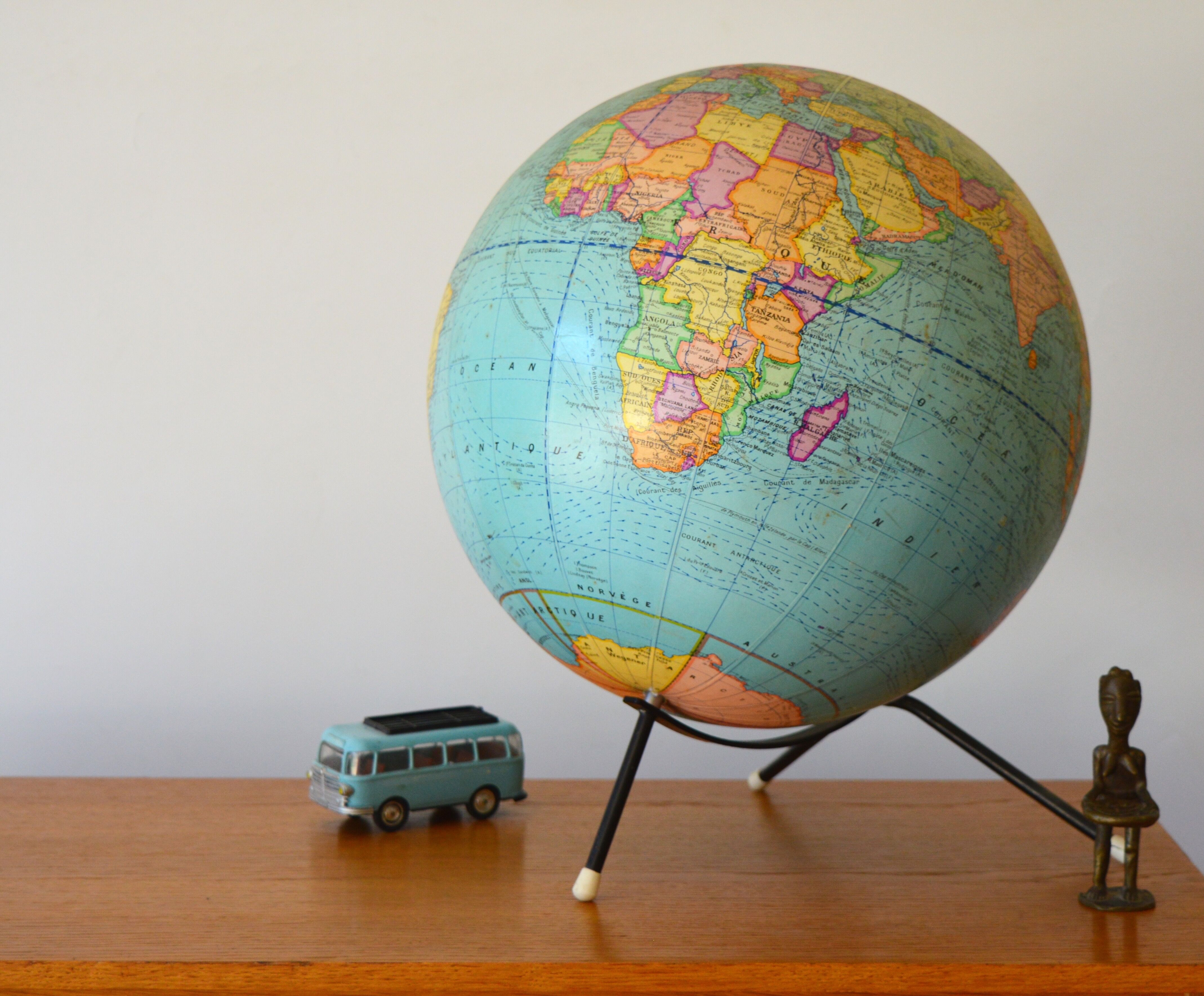 Globe Girard and Barrière