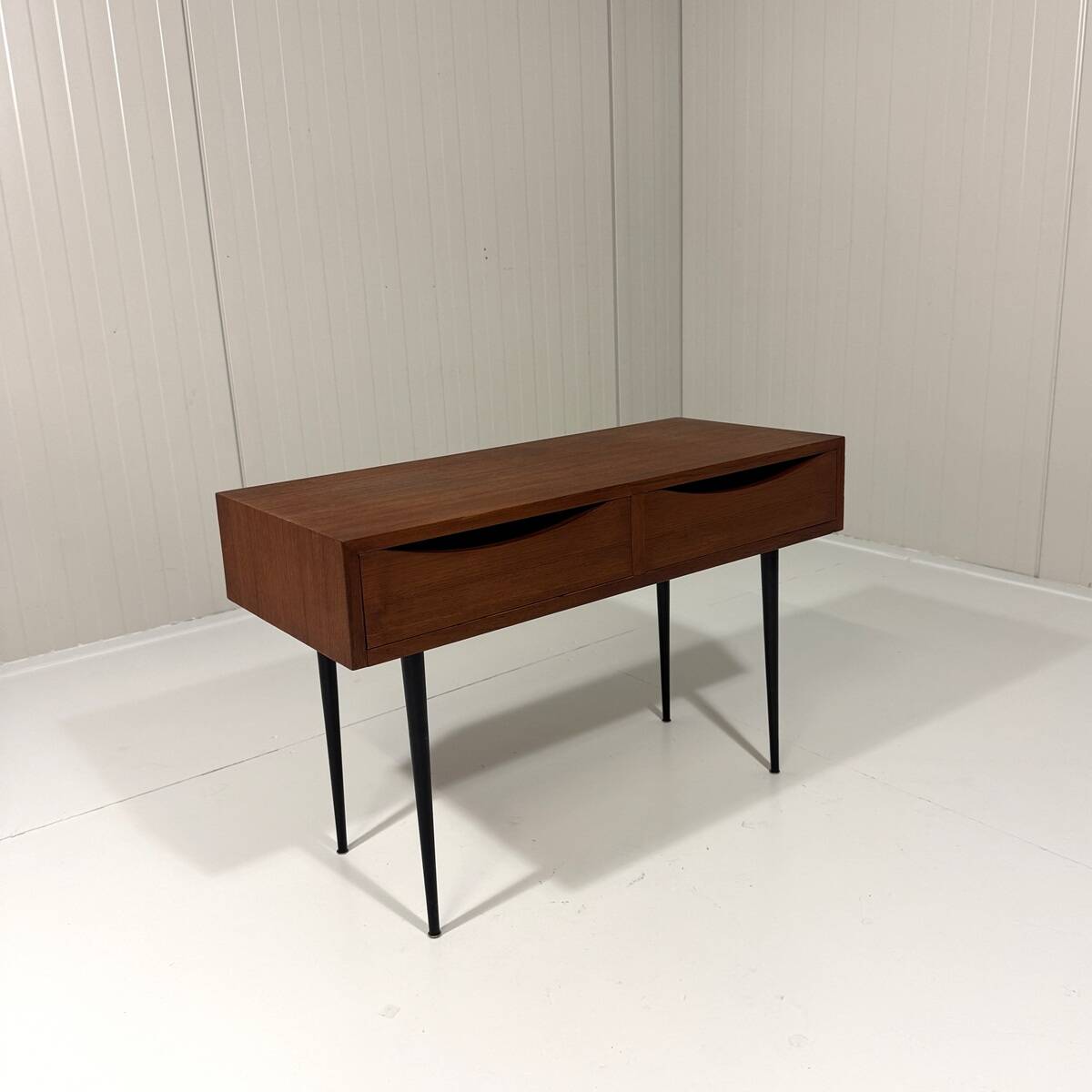 Table console latérale Asko Finland des années 1960.
