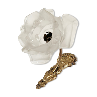 Tulip and brass applique