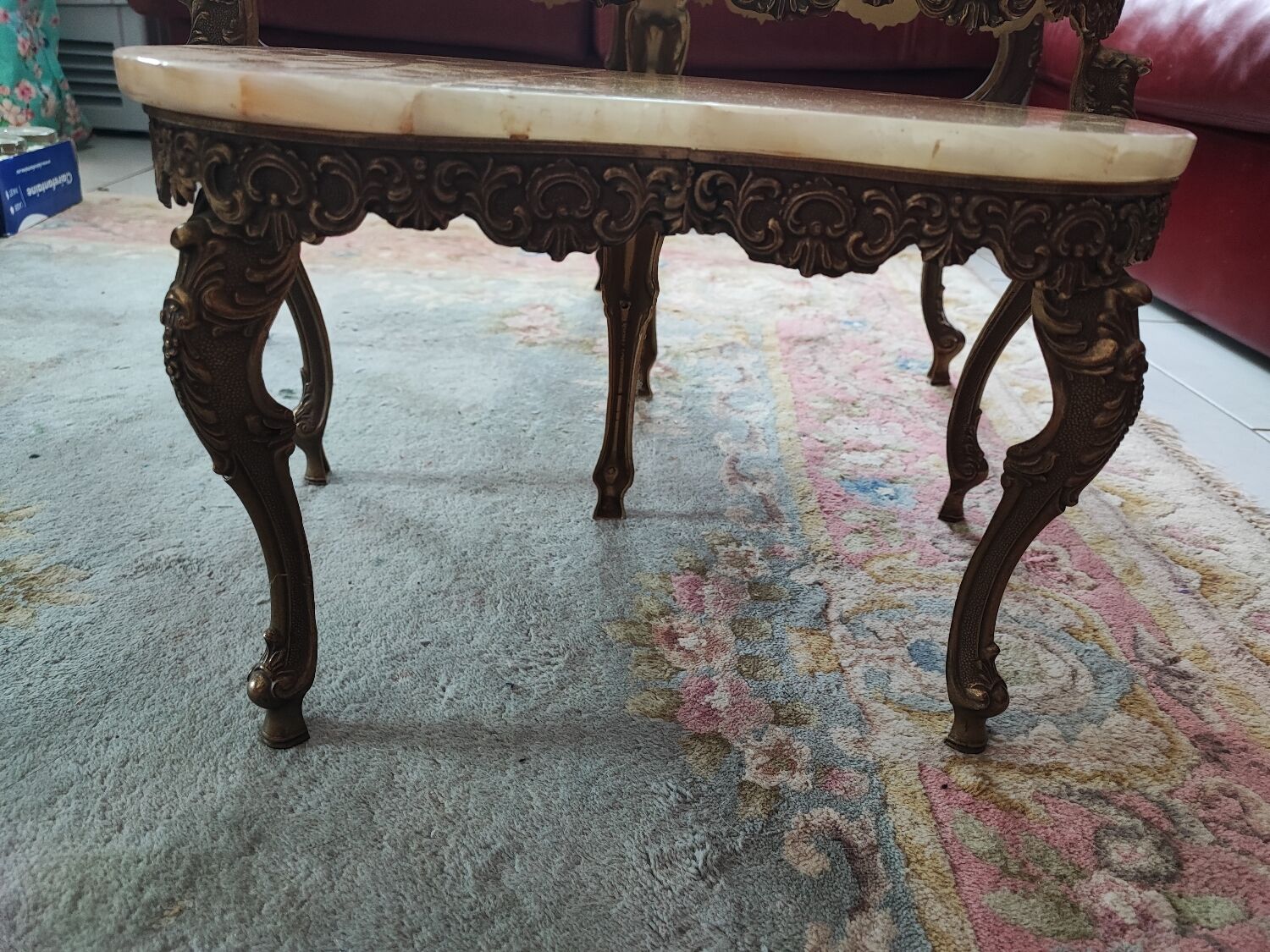 Kidney bean nesting tables