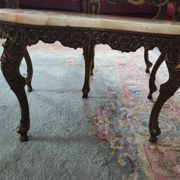 Kidney bean nesting tables