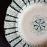 A plate made of earthenware decorated with flower crown