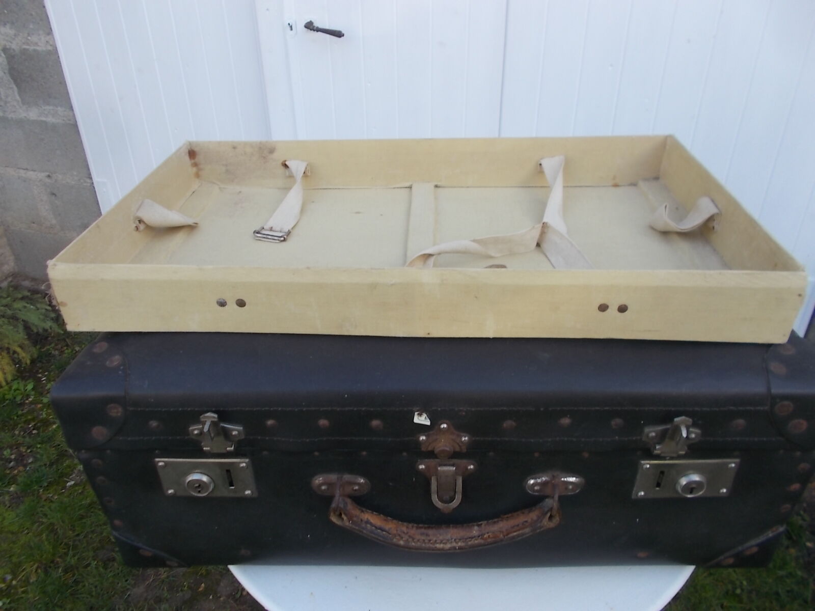 Vintage trunk suitcase