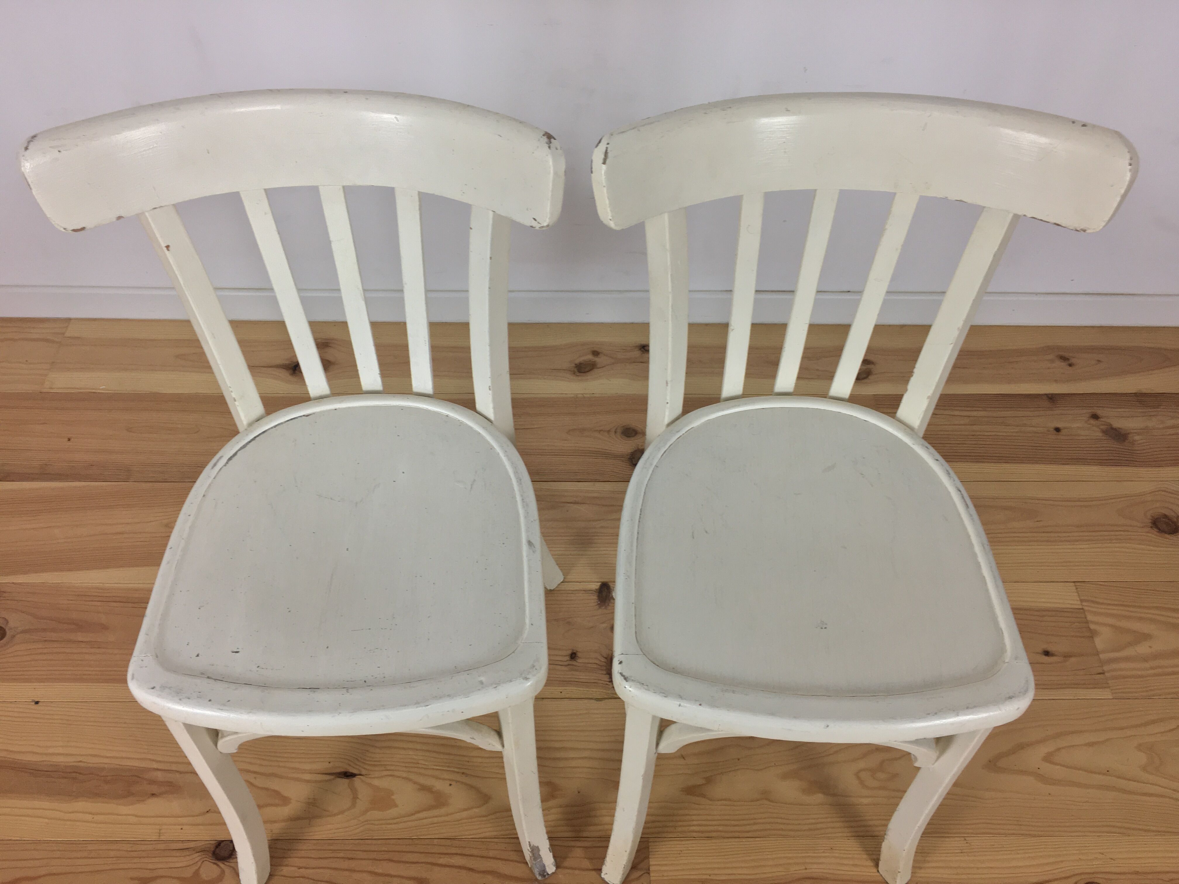 White Luterna vintage bistro chairs