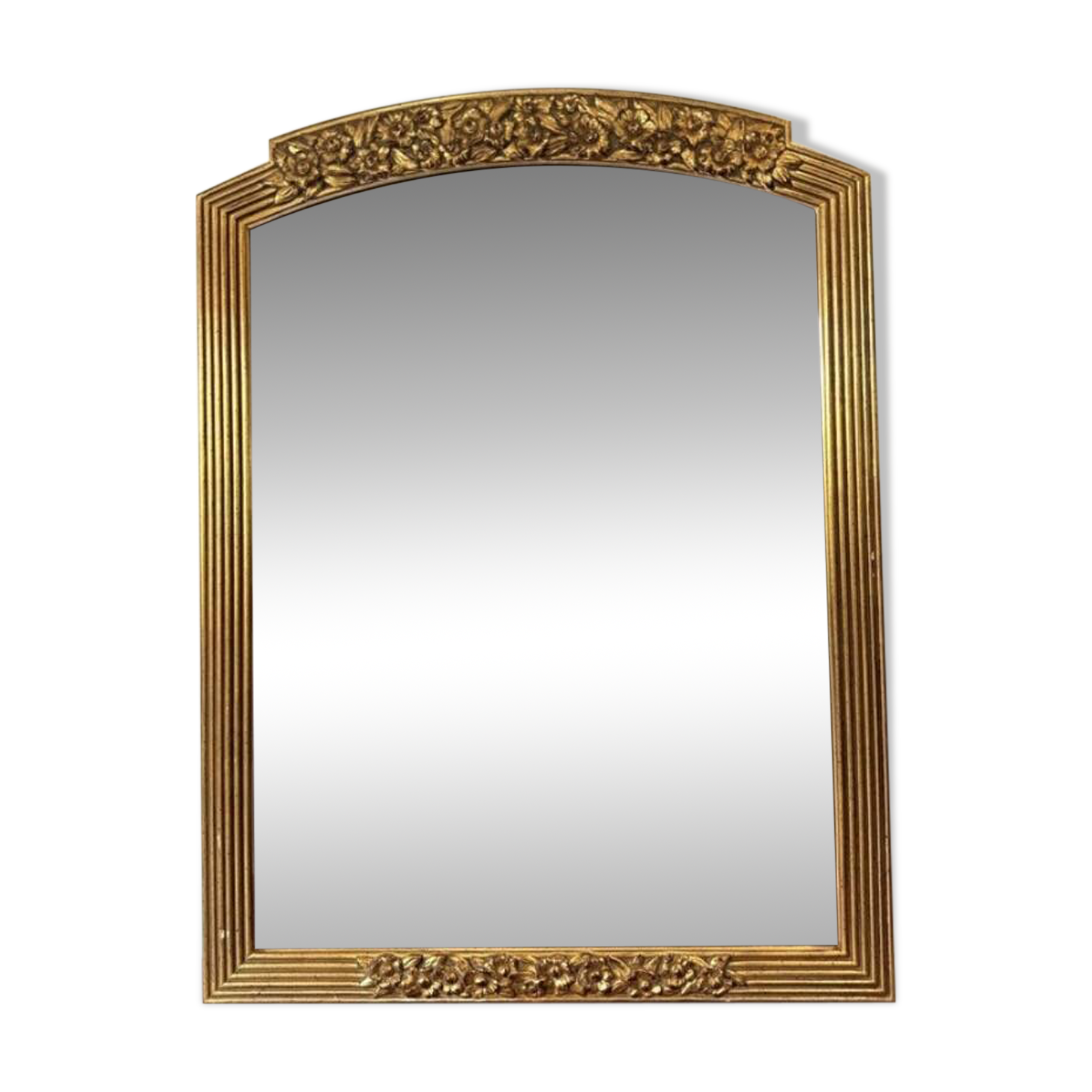 Large vintage gold mirror in Louis XVI style – fluted frame and floral decoration.