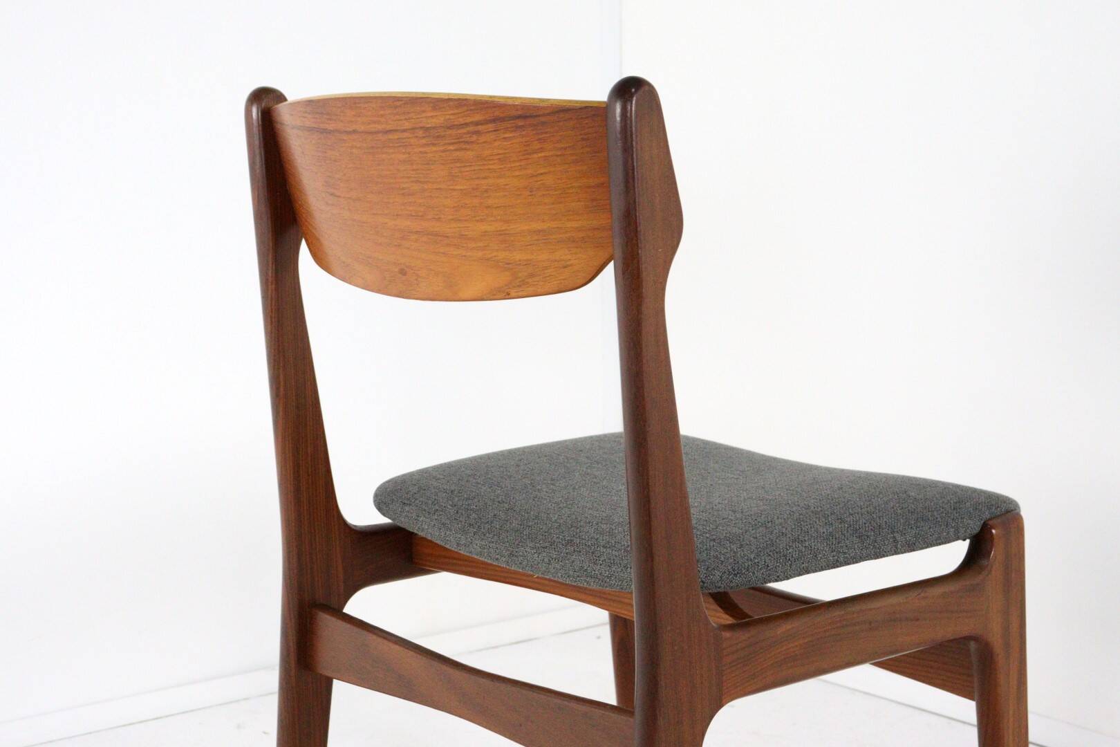 Very nice and solid set of 4 vintage teak chairs - Findahl.
