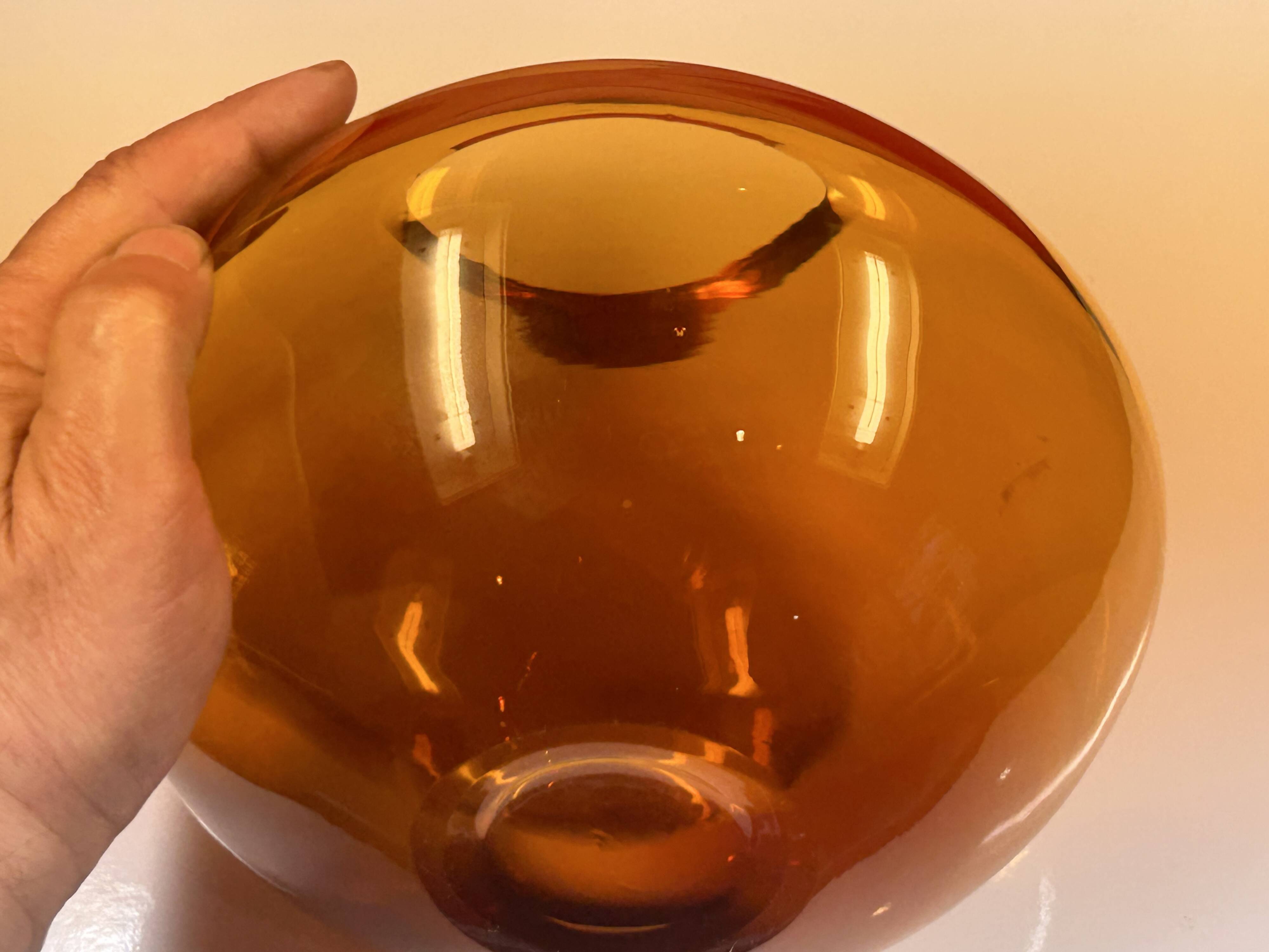 Large and heavy Murano glass vase, superb condition, 21 x 16 cm, circa 1970