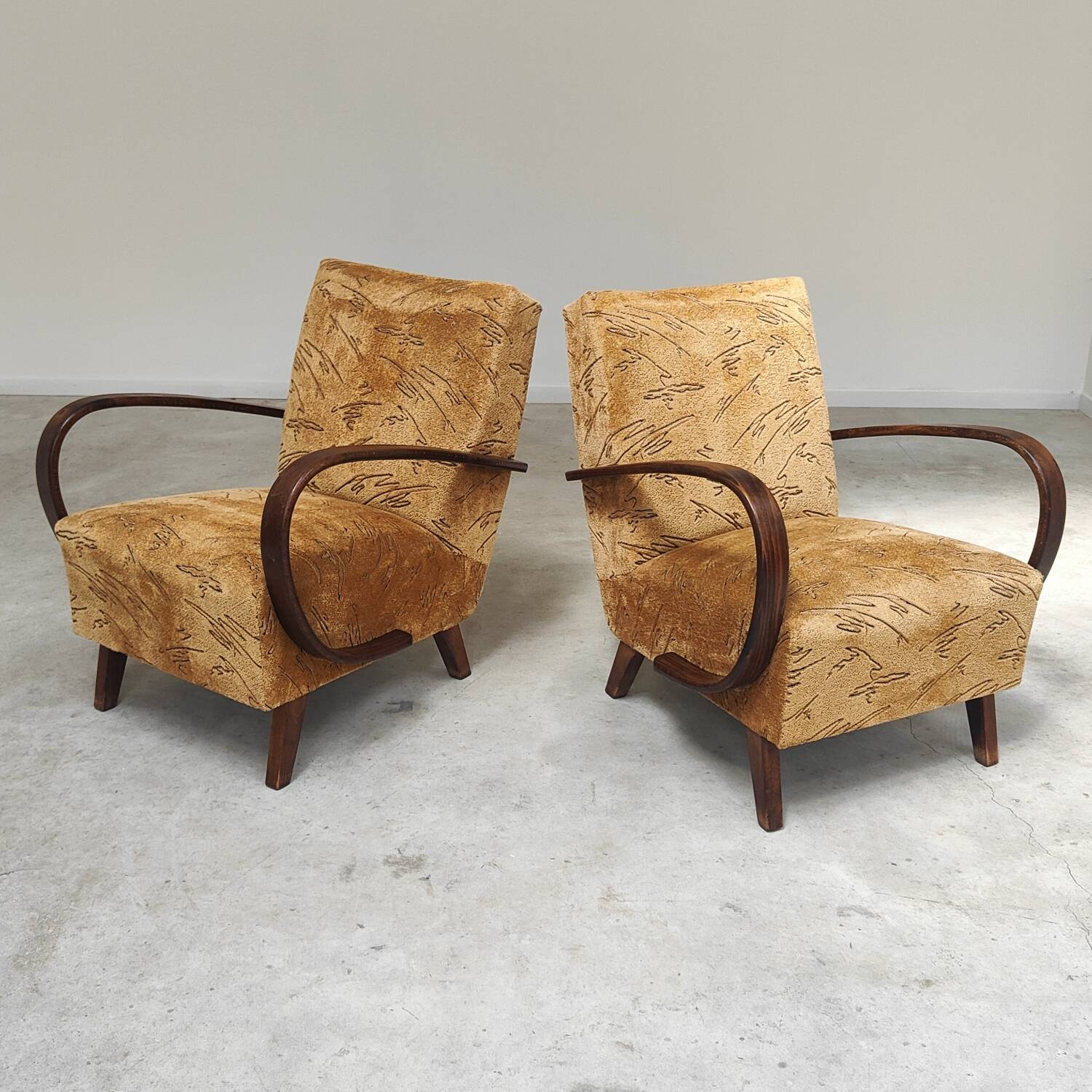 Pair of Art Deco armchairs H410 Type C by Jindrich Halabala for UP Zavody