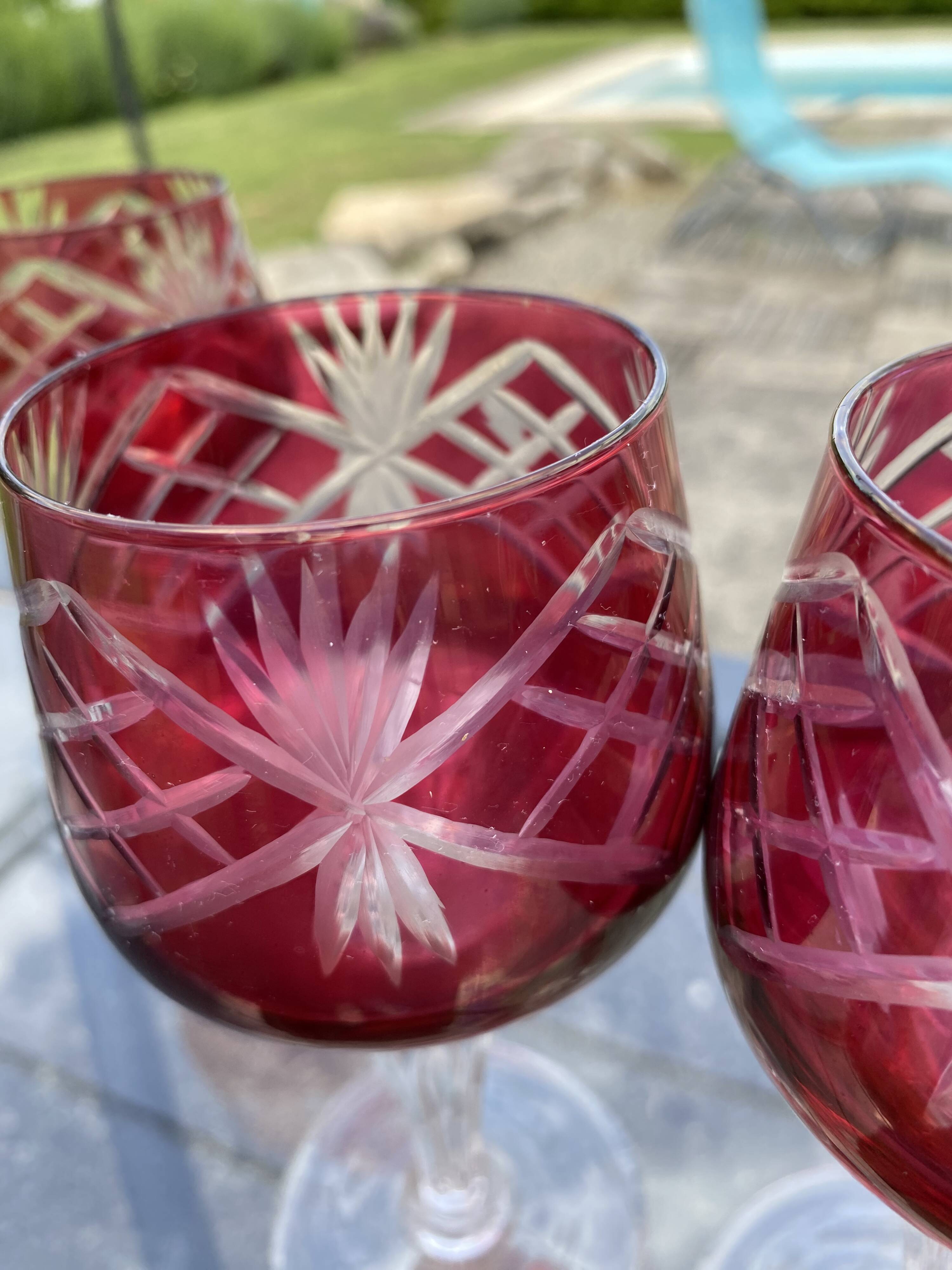 Set of 6 cut crystal wine glasses lined with ruby red (Style Ro)