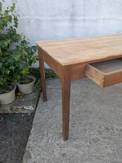 Oak table