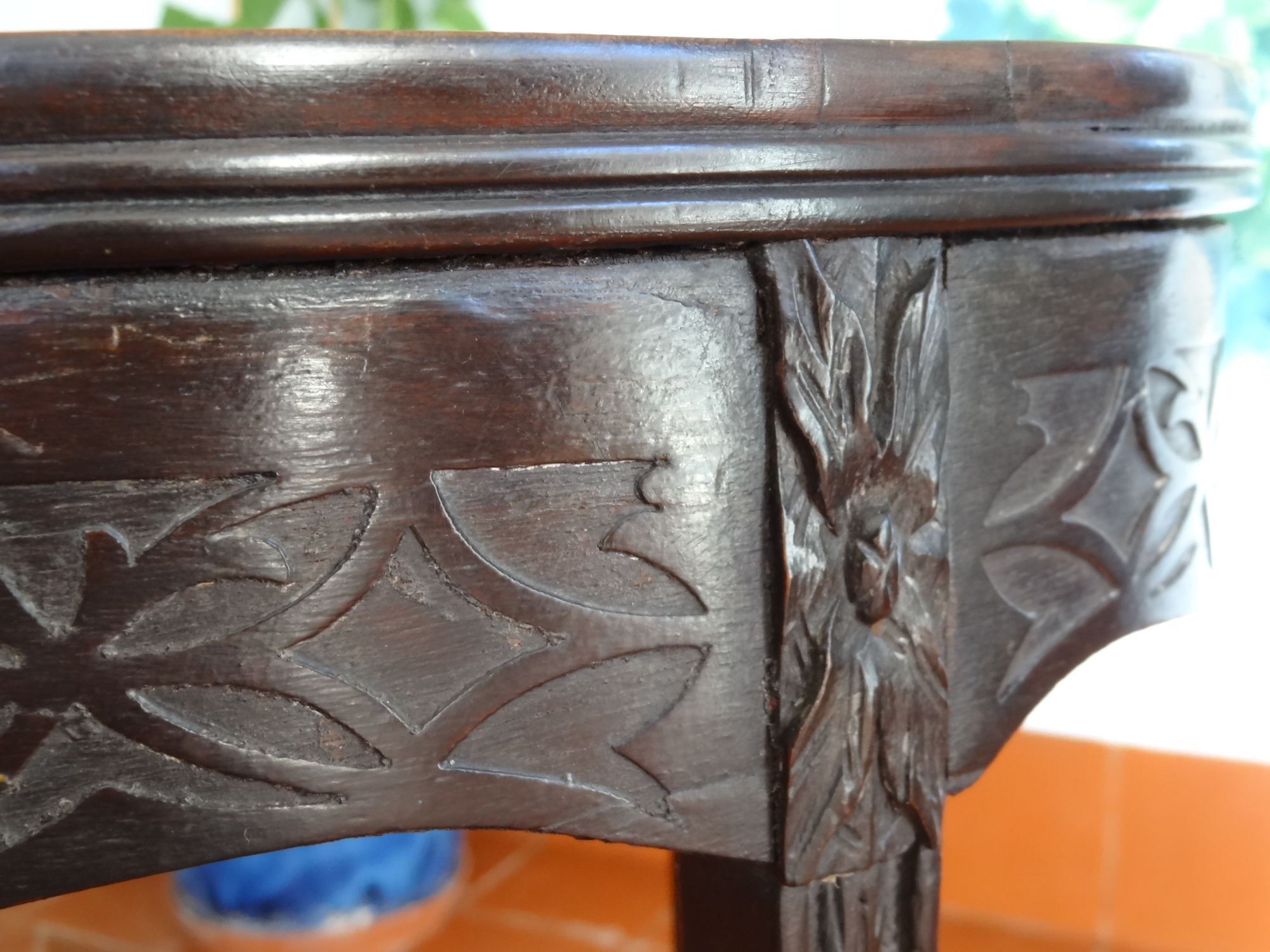 Carved wooden pedestal table with double trays 41 x 72 cm