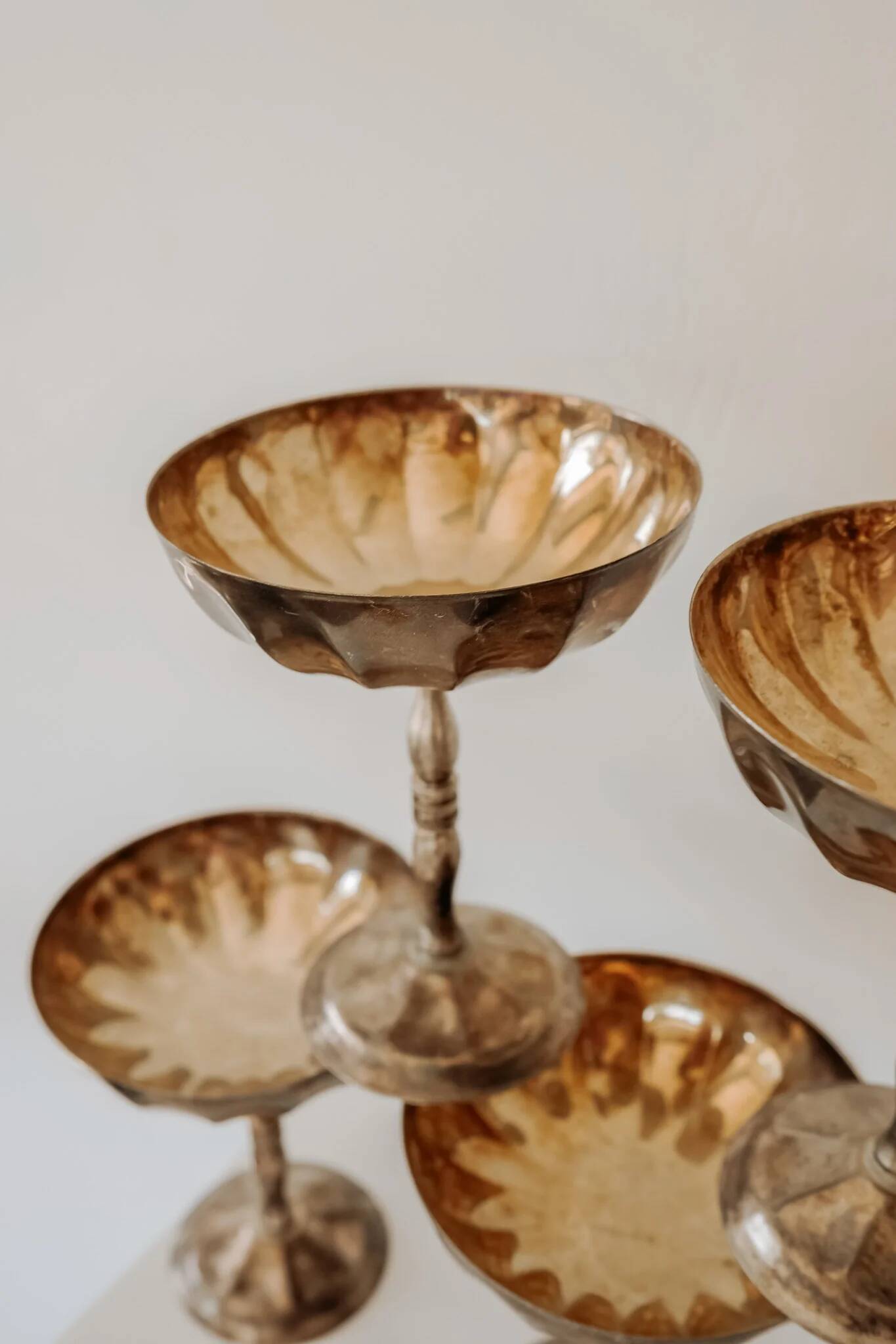 Coupes à champagne vintage en argent plaqué avec intérieur plaqué or — ensemble de 5
