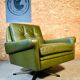 Fauteuil en cuir vert olive vintage danois Svend Skipper