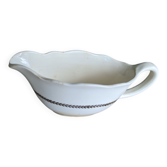 Gravy boat